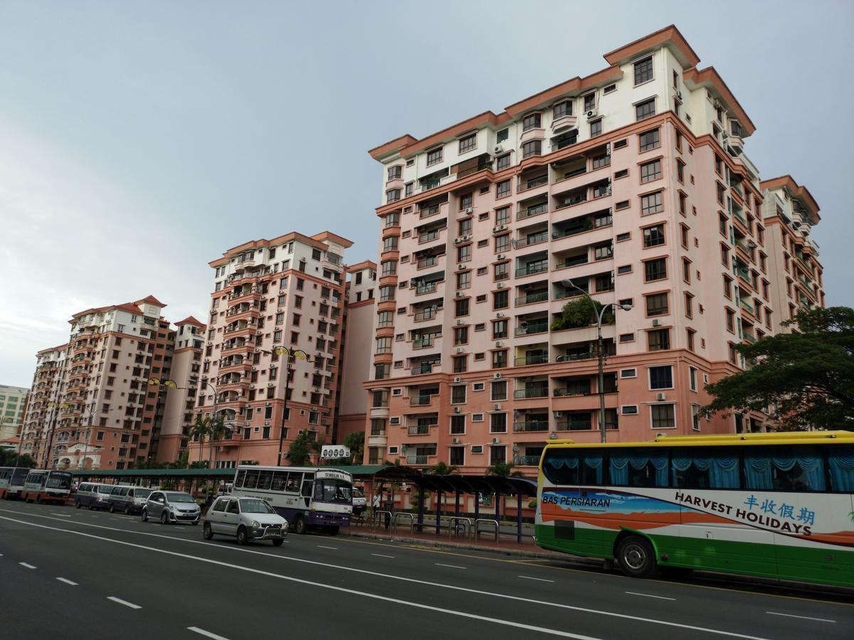 Aparthotel Marina Court Luxury Penthouse Kota Kinabalu Esterno foto