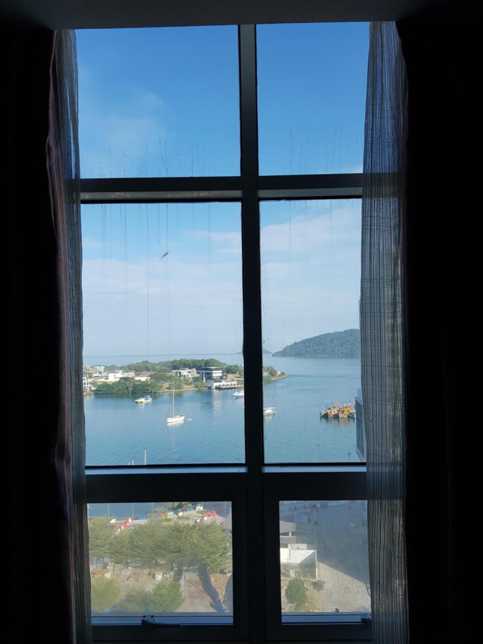 Aparthotel Marina Court Luxury Penthouse Kota Kinabalu Esterno foto